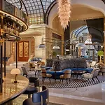 Отель Four Seasons Gresham Palace 5*