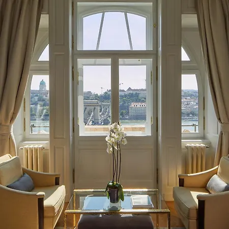Four Seasons Gresham Palace 5* Budapešť