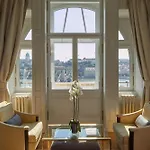 فور سيزونز جريشام بالاس 5* بودابست