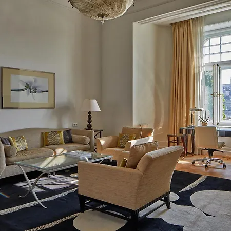Four Seasons Gresham Palace Hotell 5*