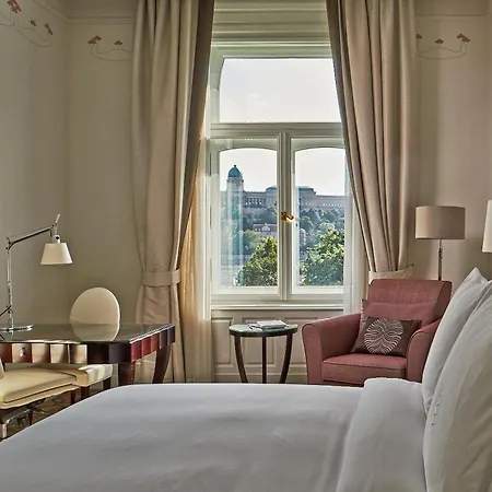 Four Seasons Gresham Palace Hotel 5*