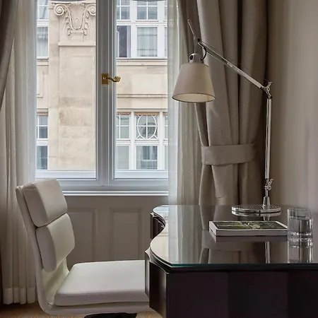 Four Seasons Gresham Palace 5*