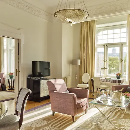 Four Seasons Gresham Palace Hotel 5*