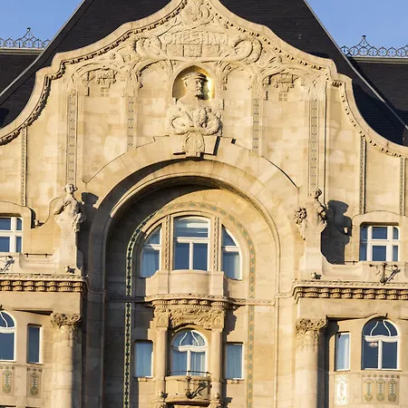 Four Seasons Gresham Palace Hotel