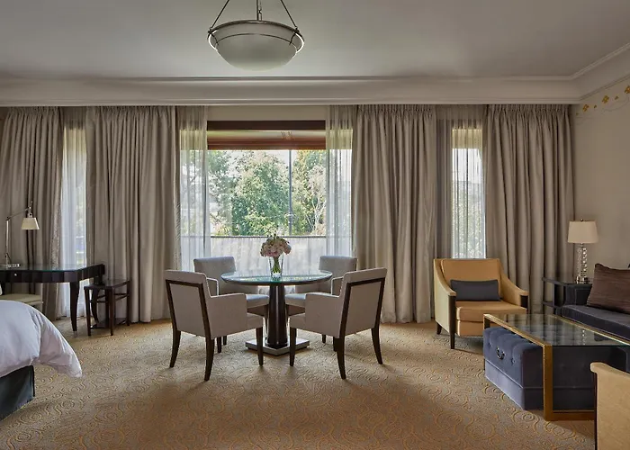 Four Seasons Gresham Palace Отель