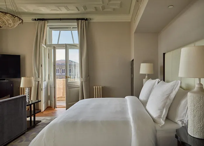 Four Seasons Gresham Palace מלון 5*