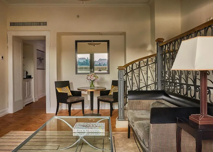 מלון Four Seasons Gresham Palace 5*