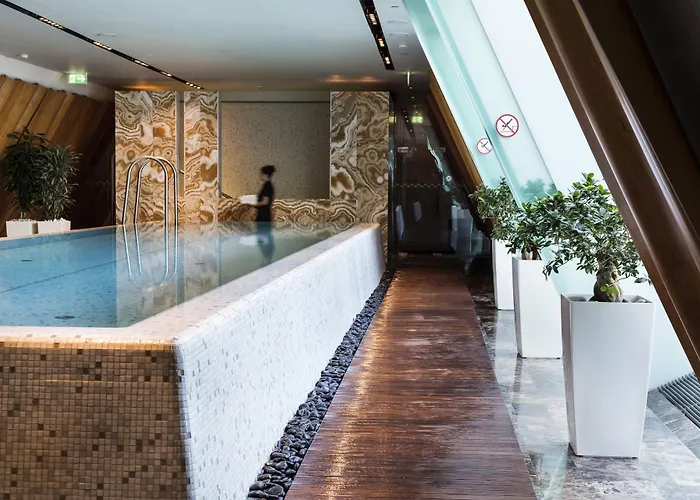 Four Seasons Gresham Palace Hotel 5*