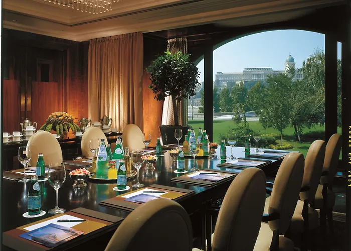 Four Seasons Gresham Palace Hotel 5*